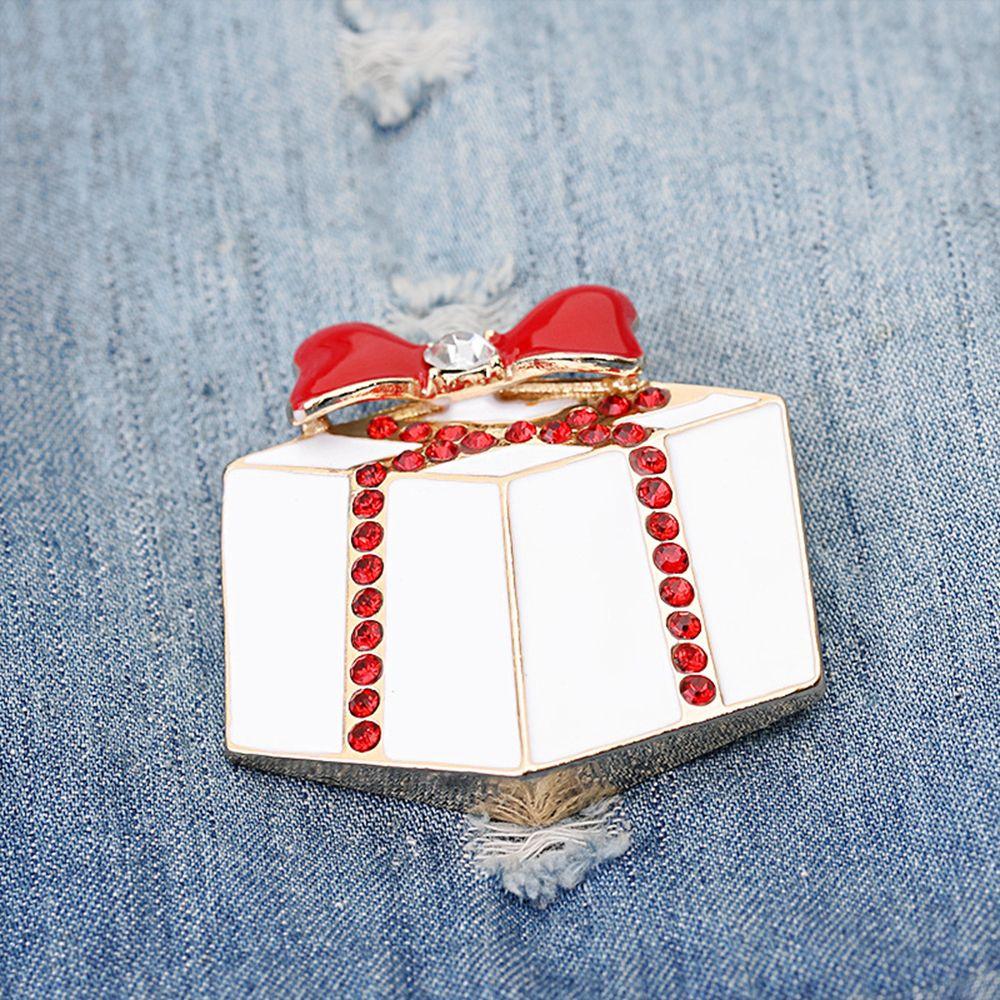 Merry Christmas Xmas Jewelry Enamel Brooch Santa Claus Hat Badges Pin Christmas Wreath Bells