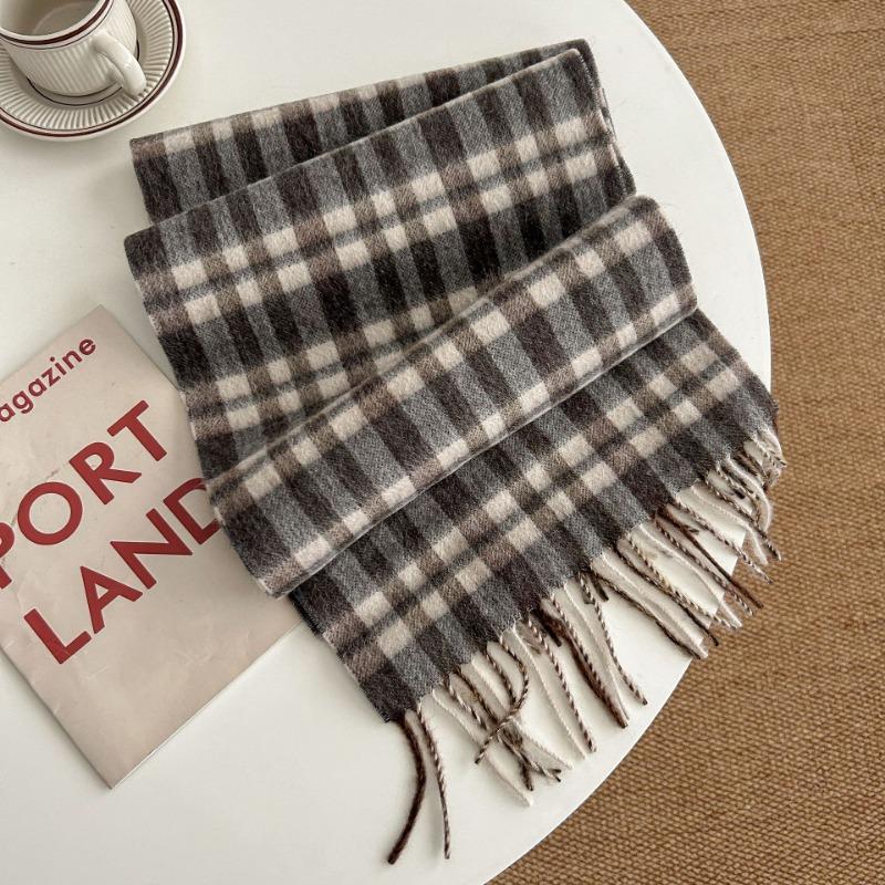 Selected 100 Small Wool Scarves Autumn and Winter Classic Plaid Scarves Unisex Warm Scarves