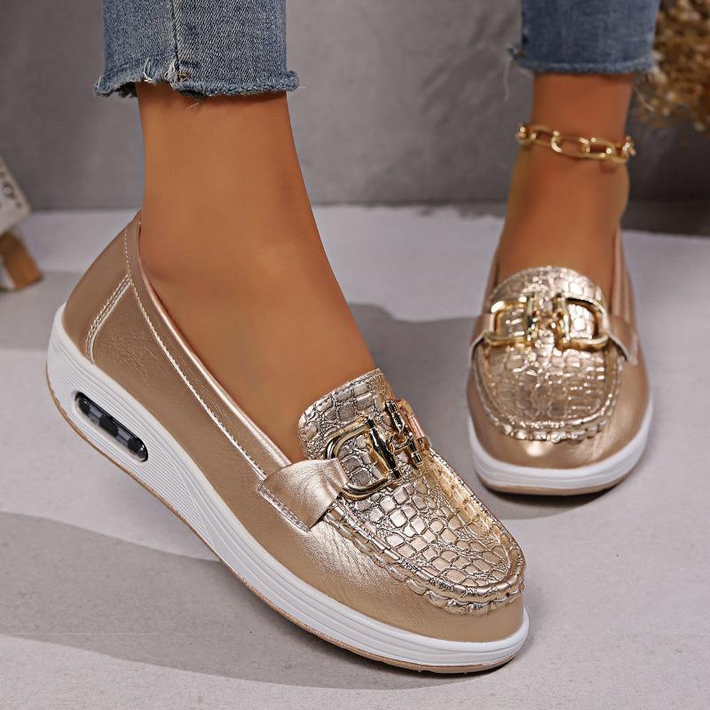 Women's New Leather Metal Casual Single Shoes Lightweight Breathable Large Size Women's Shoes