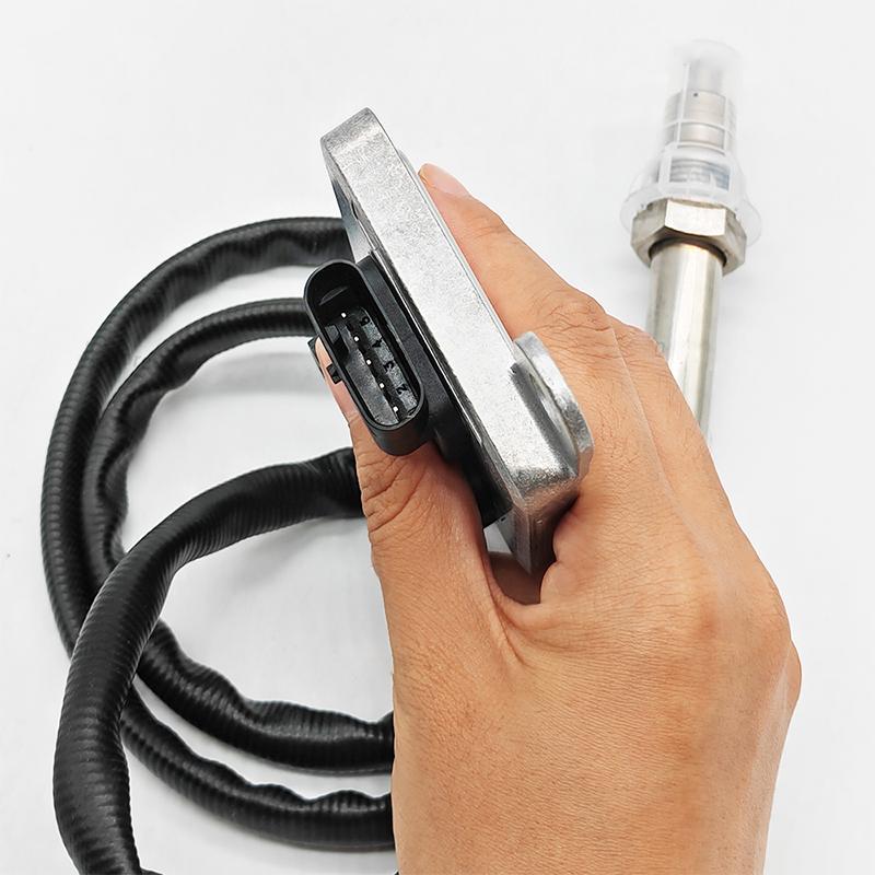 ML239298 Nox Nitrogen Oxide Sensor 5WK96788 For Mitsubishi Fuso Canter Lambda ML239298