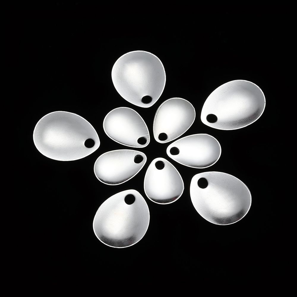 50pcs Fishing Attractor Spinner Spoon Metal VIB Lure Smooth Nickel Vibration Rotate Bass Sequin Spinner Tackle Great for Bass
