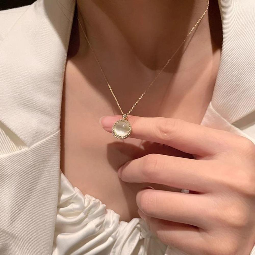 Shijia Pearl Necklace Women's Niche Light Luxury Design High-end Temperament Collarbone Chain Neck Chain Sweater Chain Bead Chain
