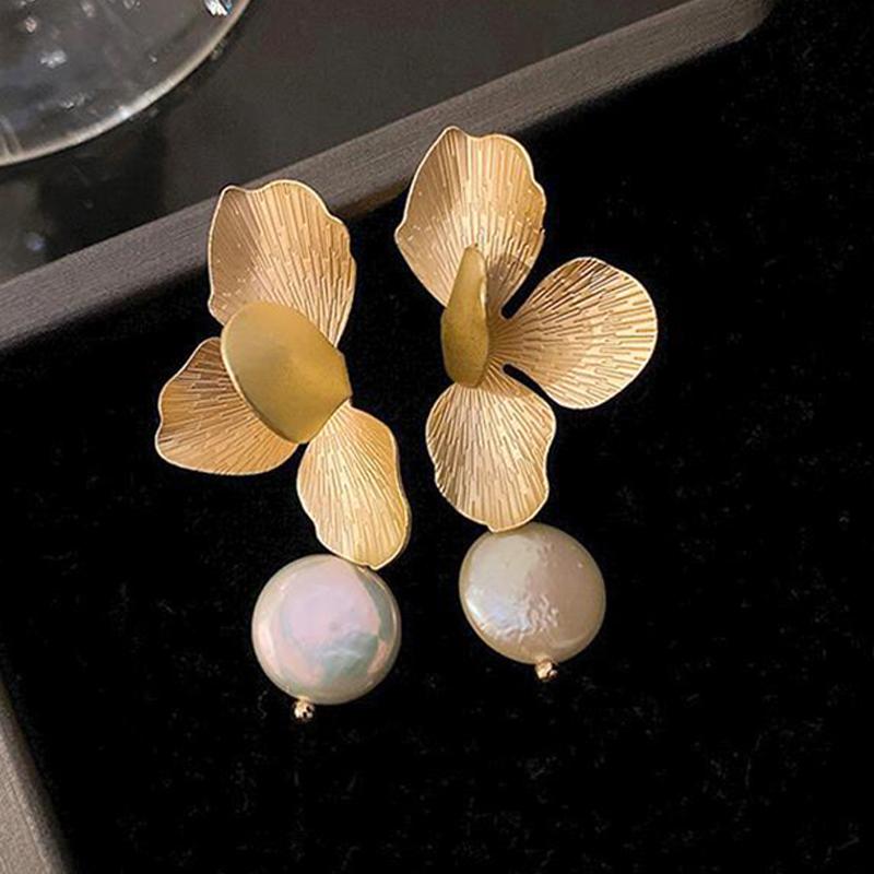 Personality Fold Flower Drop Earrings for Women Trendy Round Uneven Imitation Pearl Dangle Earrings Party Vintage Jewelry Gift