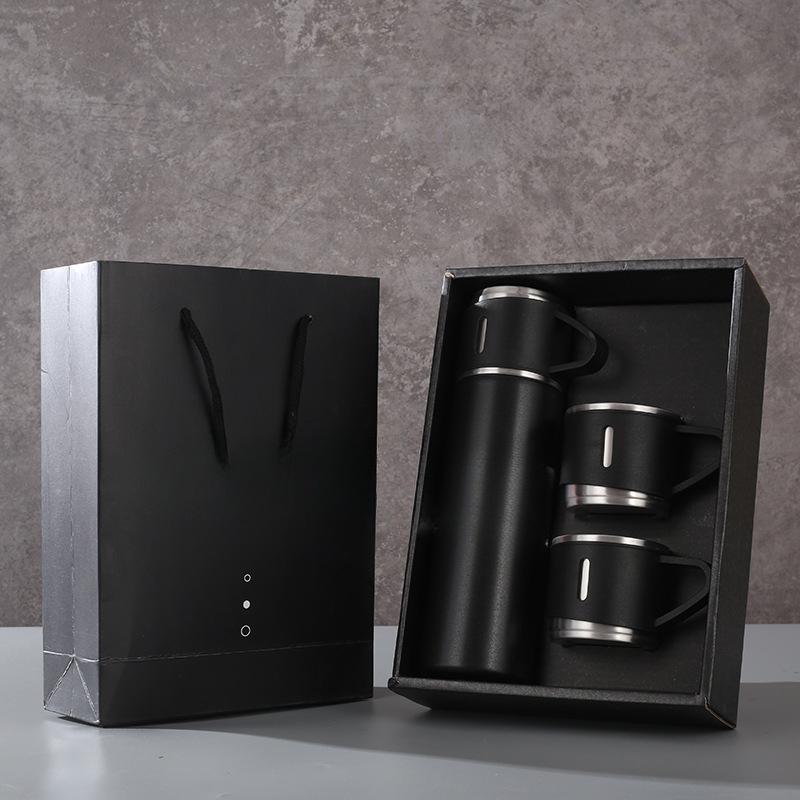 Vakuumkolv i 304 rostfritt stål med ett multifunktionshandtag utomhuskopp med stor kapacitet Business Gift Cup.