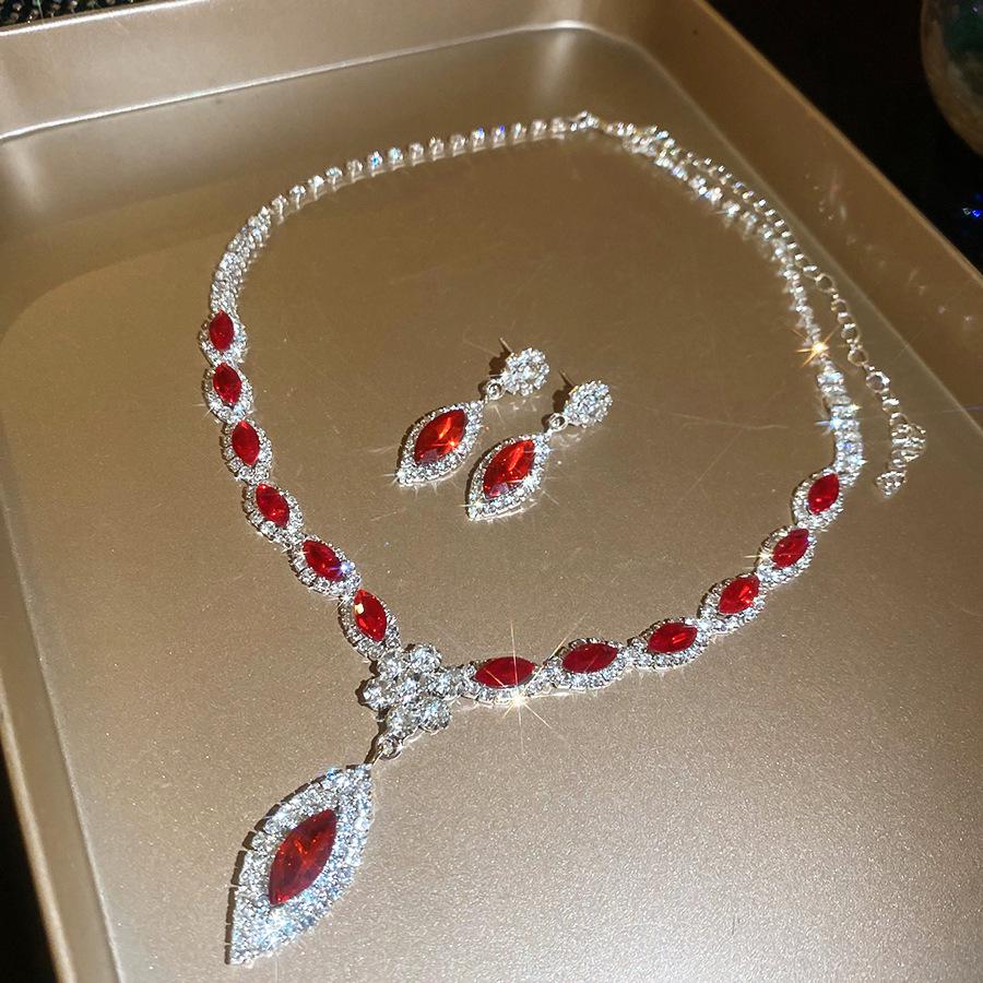 Luxe Rhinestone Flower Tassel Earrings and Necklace Set for Women – High-End Clavicle Chain Accessory