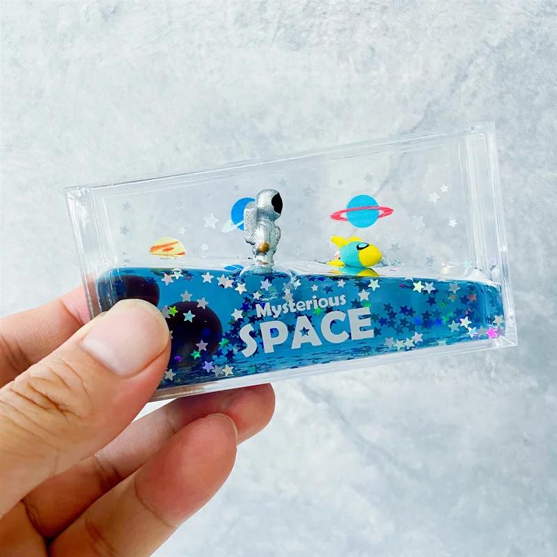 Astronauts Fluid Liquid Drift Ship Creative Floating Galaxy Boat Bottle Living Room Decorations Home Ornament Desk Accessories