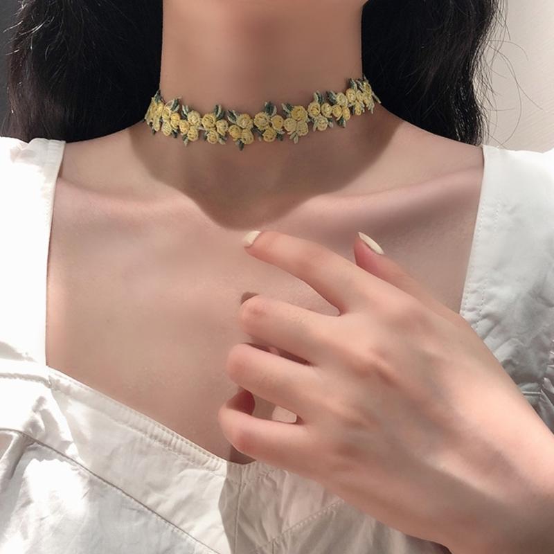 Modische bestickte Blumen-Spitzen-Halskette Choker Tragbar für stilvolle Frauen Damen Bequemes Modeaccessoire