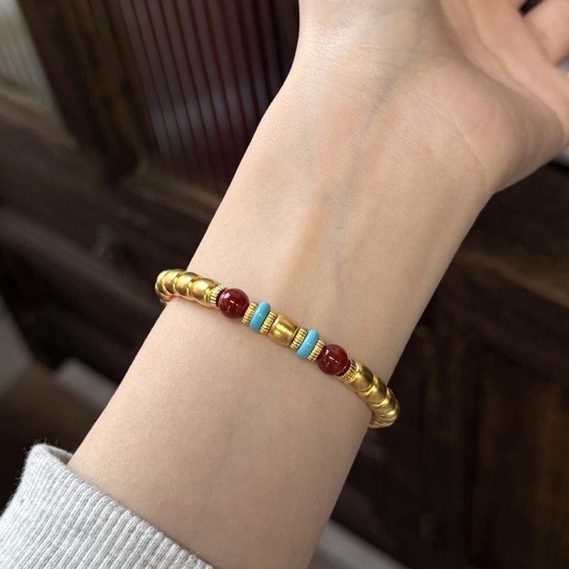 Antiker goldener Handwerkstürkisperlenarmband für Frauen ethnischer Stil südlicher roter Turmalin Damenarmreifen Bankettschmuck Geschenk