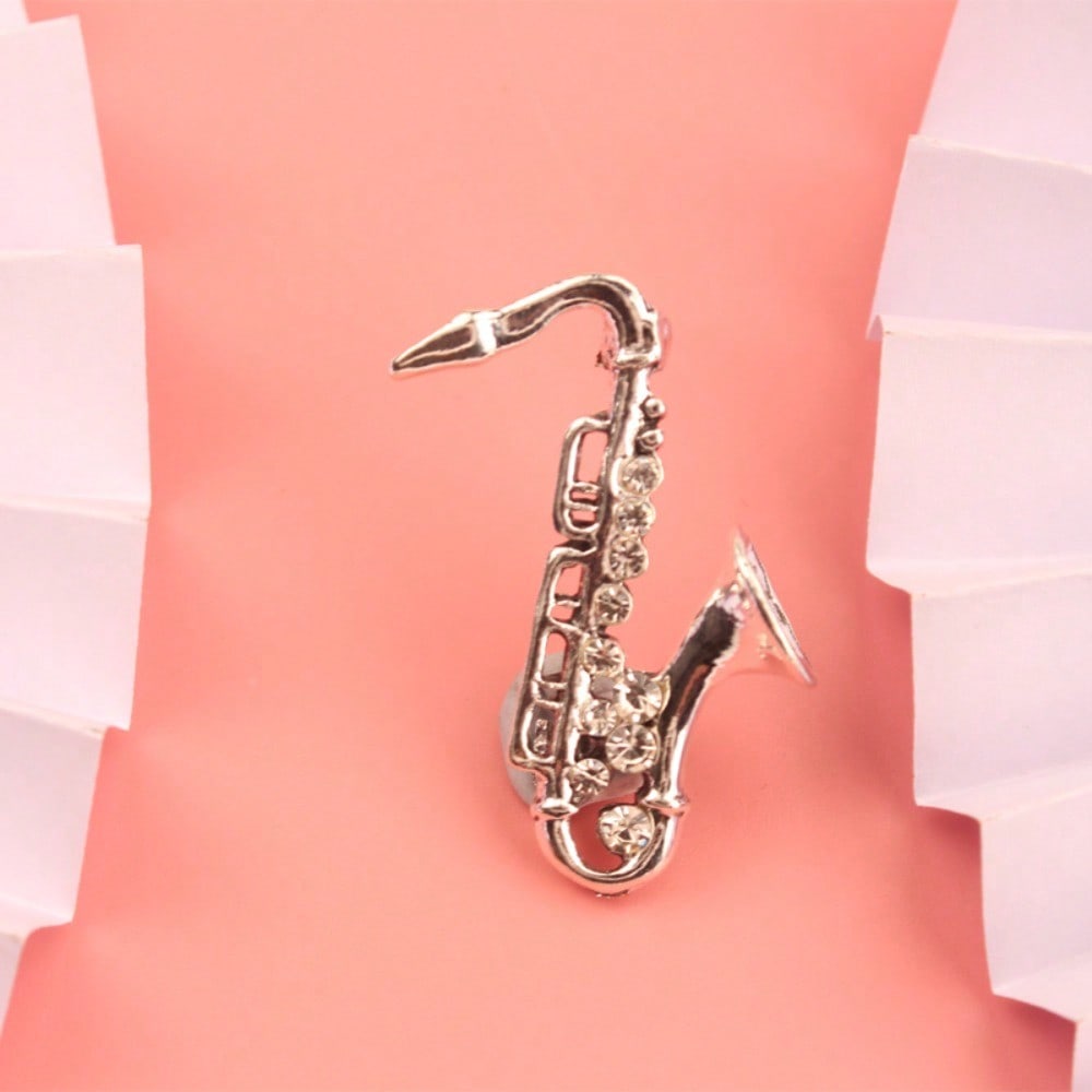 1pc Elegant Saxophone Women's Brooch & Pin Jewelry - Retro Elegant, Unique Design, for Scarves/Jackets/Bags, Ideal Holiday Gift