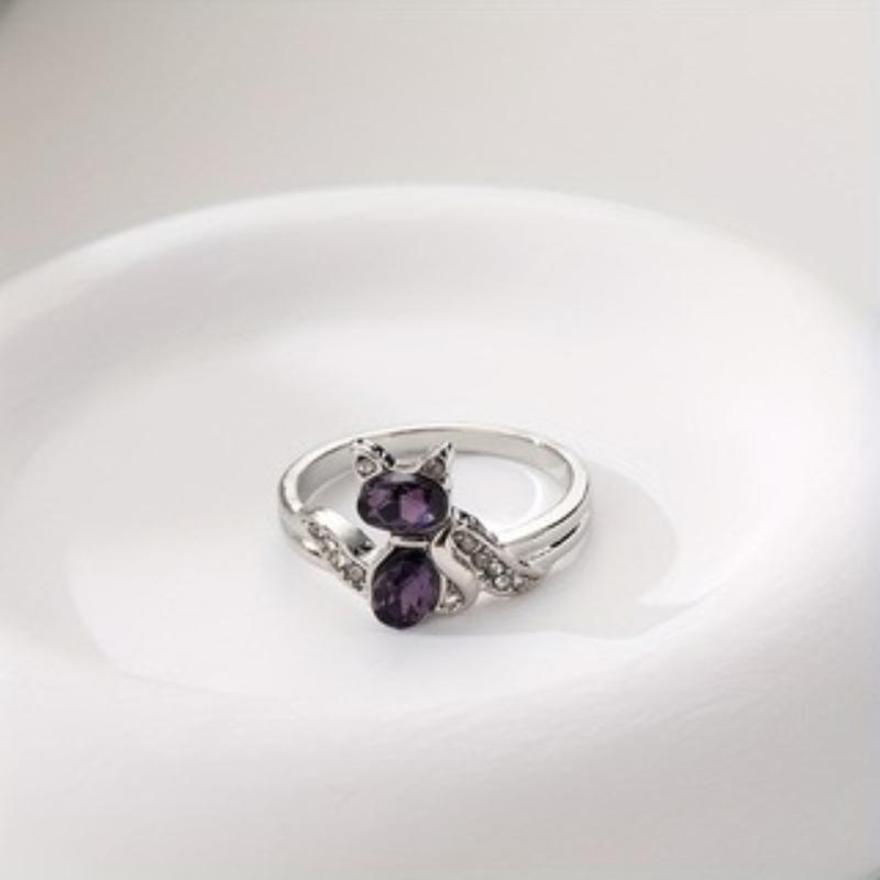 Luxurious and Fashionable Purple Color Zircon Inlaid Women's Ring, Suitable As A Jewelry Gift for Girlfriends on Valentine's Day