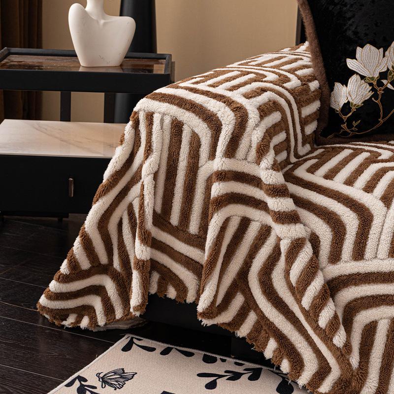 Winter Thickened Non-slip Sofa Cover – Cat Scratch Resistant & Dustproof Plush Blanket