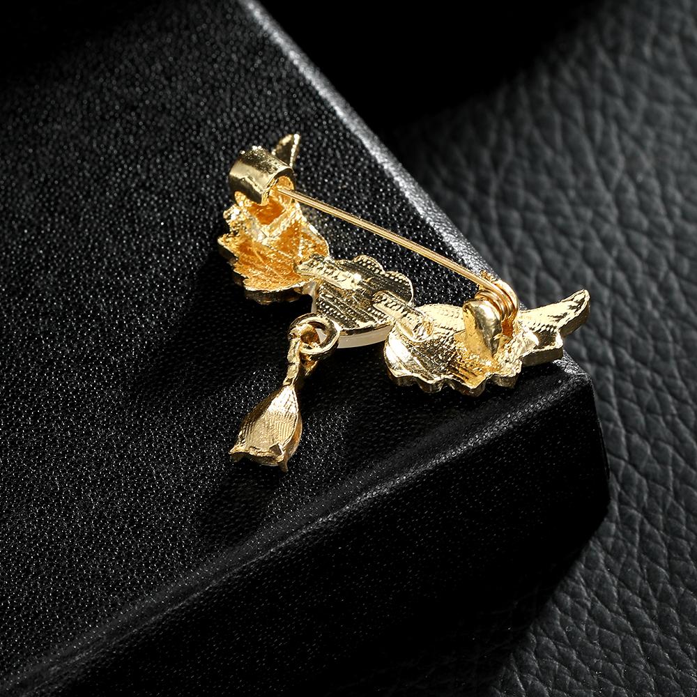 Women Dazzling Wings Heart With Water-Drop Design Crytsal Brooches Beauty Full Rhinestone Paved Golden Lapel Pins For Lady Girls