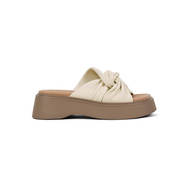 Comfortable, thick-bottomed heightening pleated slippers women's 2025 new Korean version of versatile flat-bottomed one-word sandals summer wear