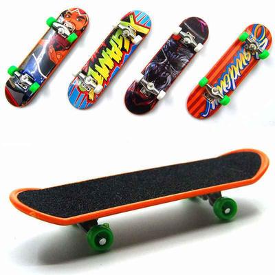 1 Stück Griffbrett Mini Finger Skateboard Kunststoff Finger Skate Scooter Throwbacks Original Jungen Mini Skateboard Spielzeug