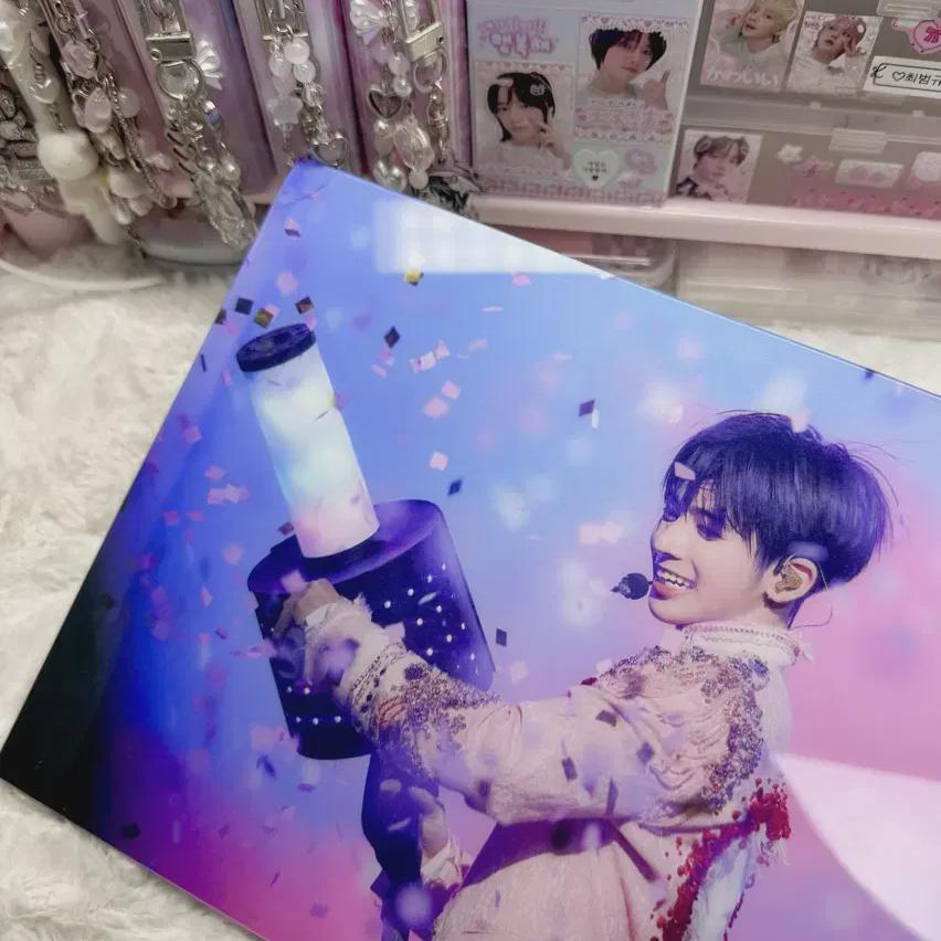 

Tomorrow X Together Тэхён Рамка Субин Федеральная резервная система Бомгю Хюнин Кубик Рубика