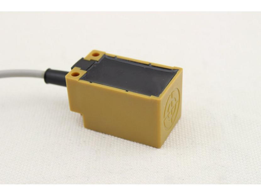 Huguang FJ9-15 Square Inductive Metal Proximity Sensor