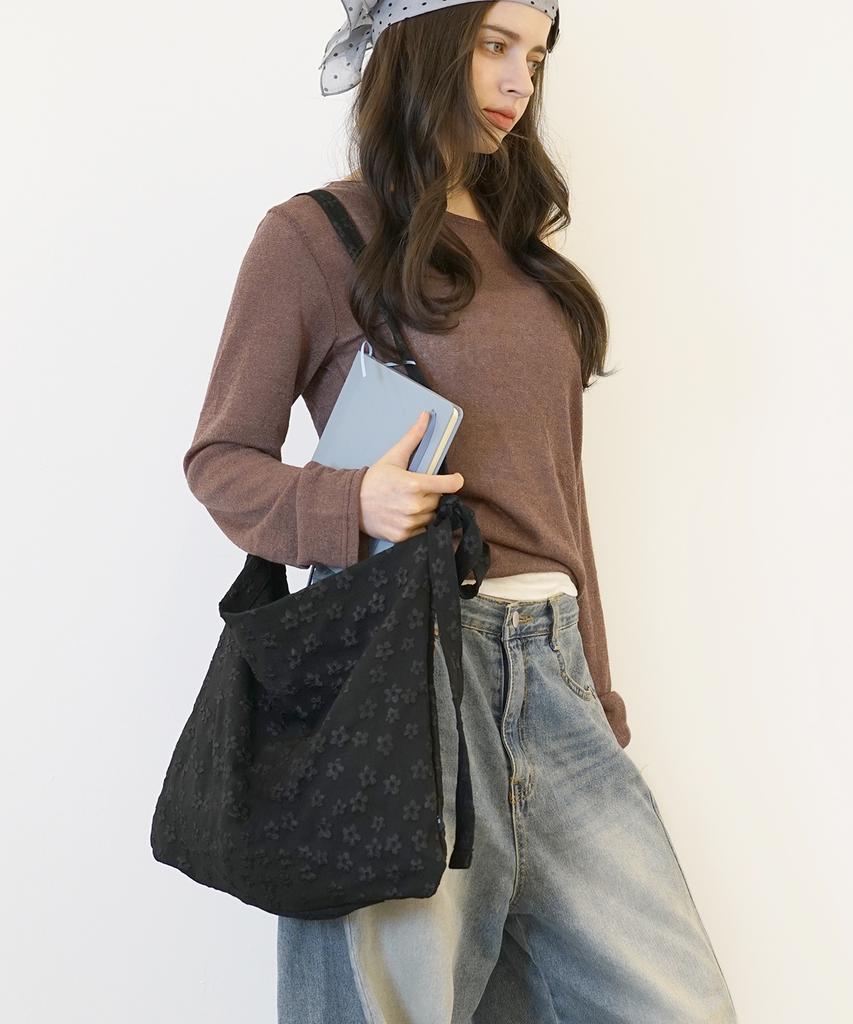 D.Lab Plum Pattern Ribbon Eco Bag - Flower Pattern Black