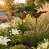 Accenti Bizzarri per il Giardino 3 Pezzi Palo a Terra con Uccelli in Metallo Arrugginito, Scultura di Uccelli Carini, Arte Decorativa Animali per Palo da Giardino Decorazione Esterna, Regali Amici