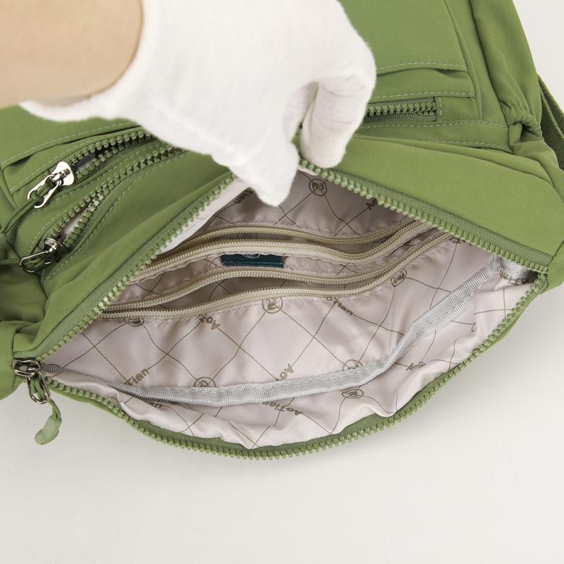 Women's Large Capacity Shoulder Bag Multi-Compartment Lightweight Crossbody Bag