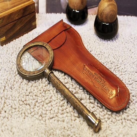

Brass Magnifying Glass, Maritime Style Magnifying Glass, Vintage Décor Magnifying Glass, Brass Finish Magnifier.