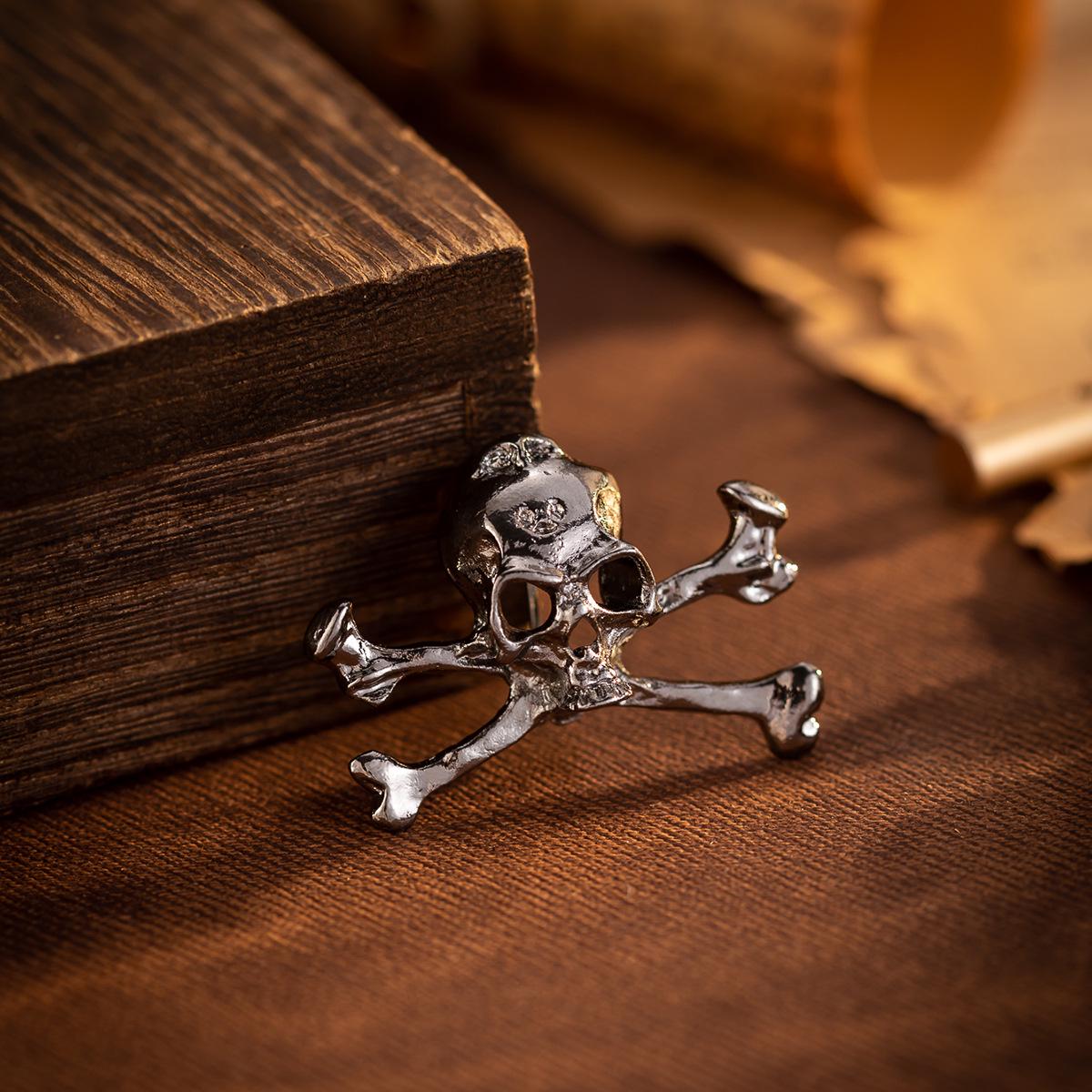 Exaggerated Punk Skull Brooch - Retro Corsage Suit Pin