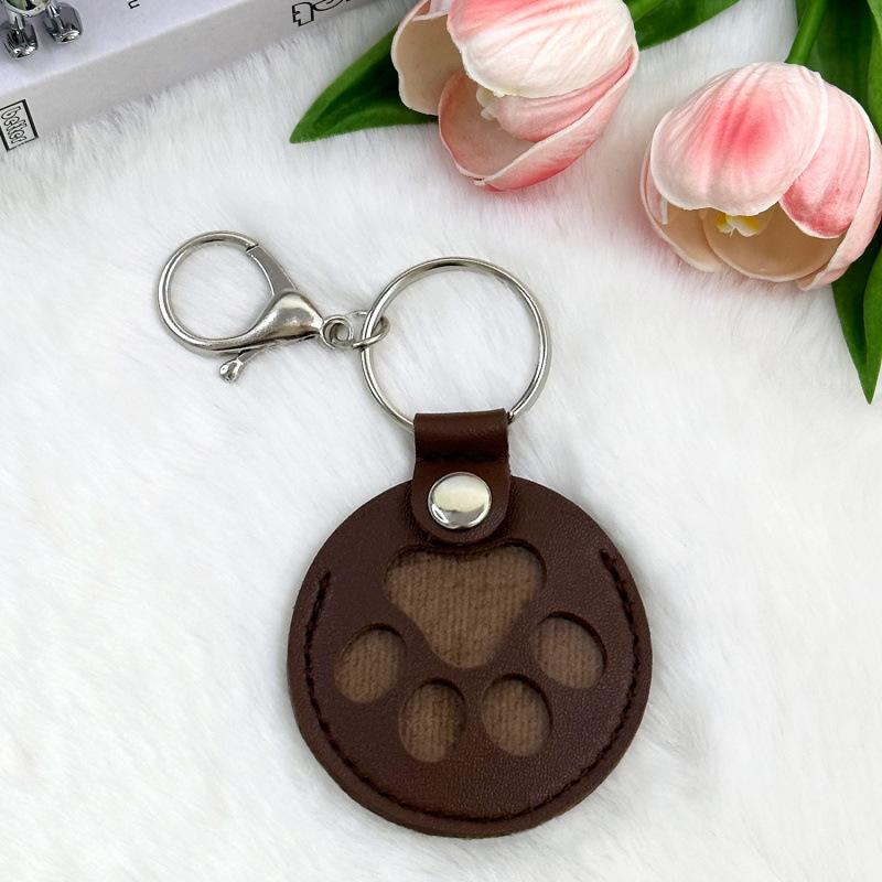 Leather Pet Hair Memorial Keychain Case: Cat & Dog Hair Keepsake Hanger