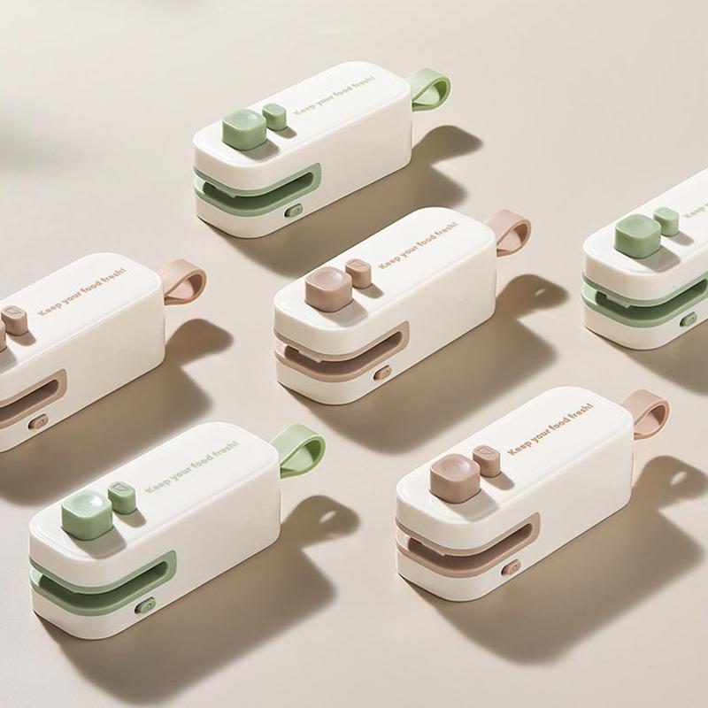 Mini Bag Sealer, Portable Handheld Vacuum Food Sealer Bag Sealing Machine For Plastic Bag Snack Bag,Rechargeable Food Bag Sealer