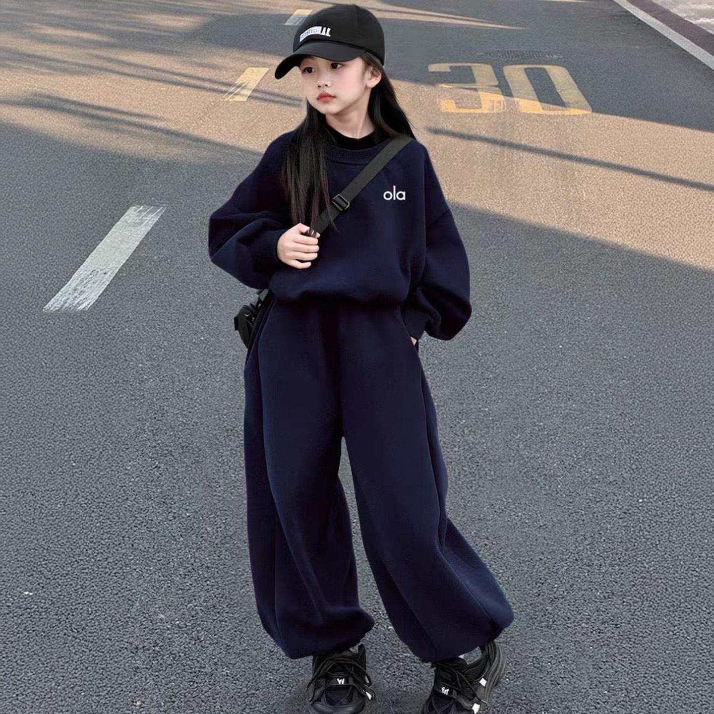 

Комплект спортивной одежды для девочек-подростков в корейском стиле с флисовой подкладкой - Осень/Зима 2025 Толстовка и костюм 140 cm