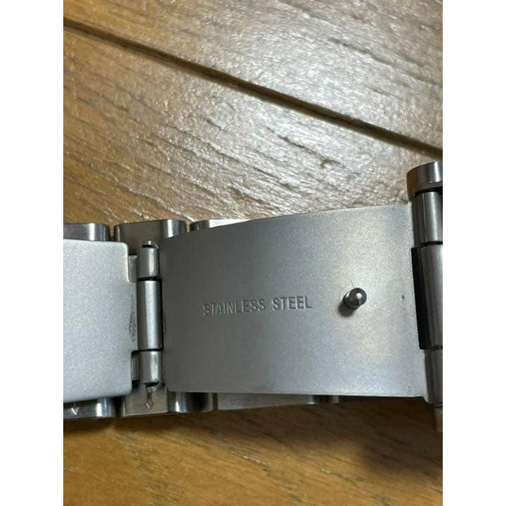 Used NIXON Clock
