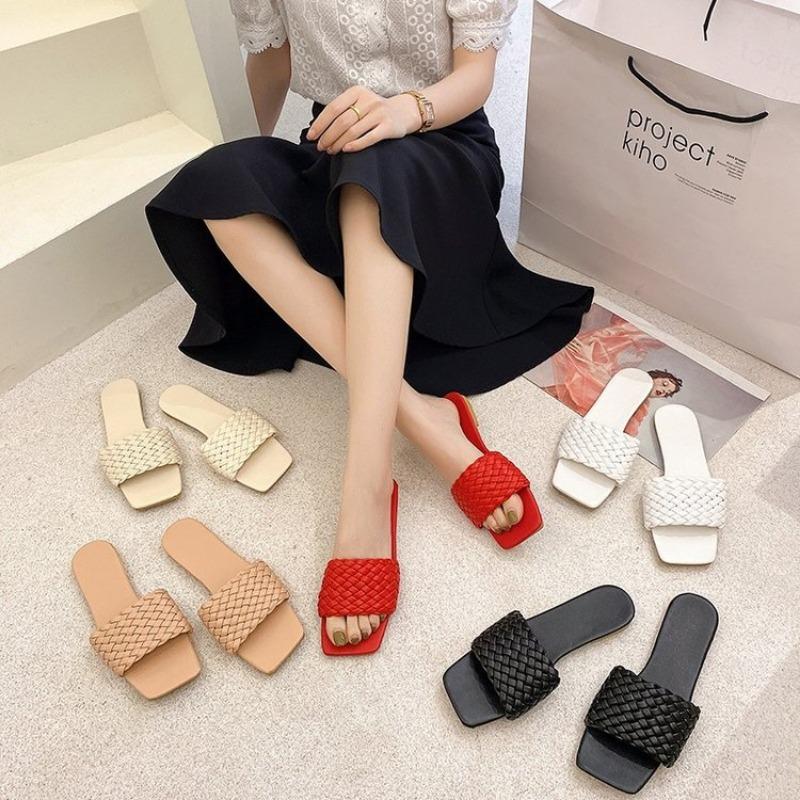 Women's Slippers 2025 Summer Selling Sexy Braided Red Square Toe Flat Flip-Flops Fashion Beach Mules Casual Indoor Home Slippers