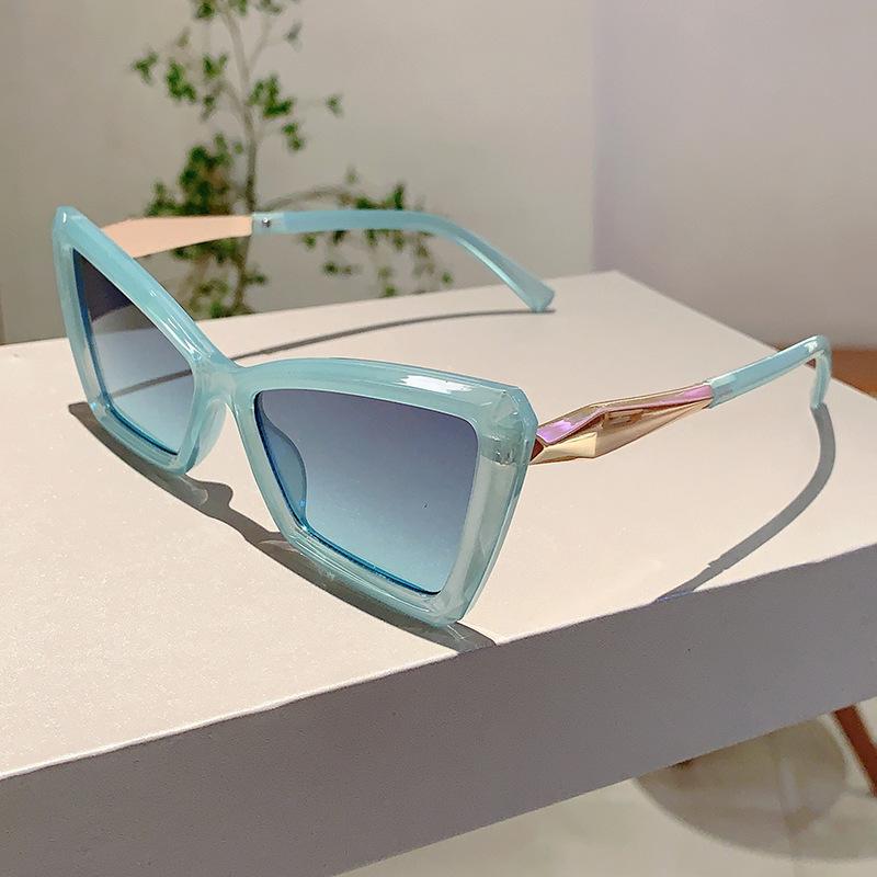 Fashion Cat Eye Women's Sunglasses Oversize Decoration Gradient Shades Outdoor Design Sun Glasses for Travelling Driving