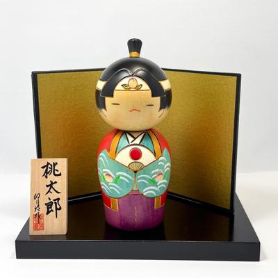 Usaburo Ahşap Kokeshi Bebek Momotaro 11.5cm Boyunda Japonya'da Üretilmiştir