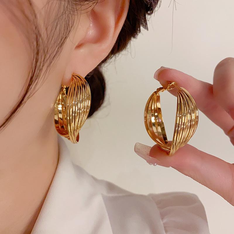 Женские преувеличенные витые простые модные серьги 1 pair