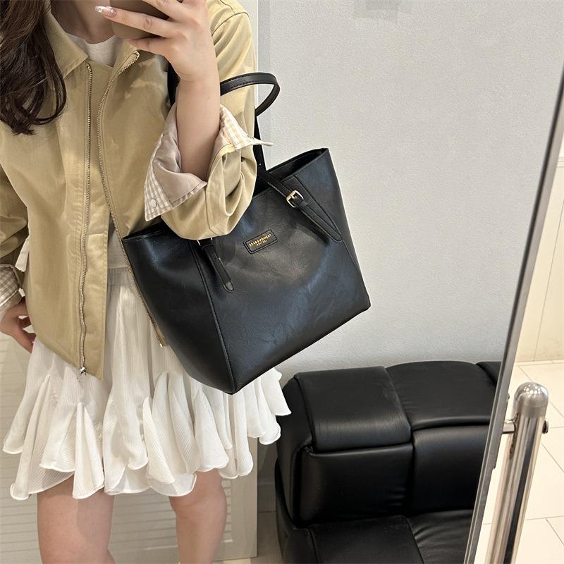 Solid Color Commuter Handbag Tote Bag, New Large-capacity Underarm, New Autumn and Winter Work Tote Bag Women's Bag
