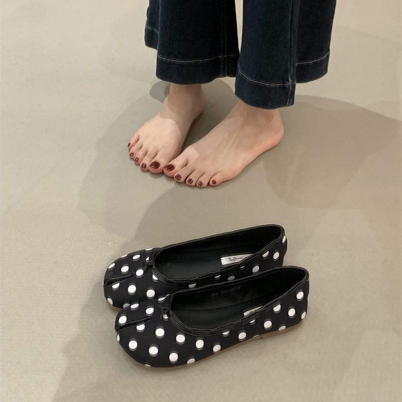 Women Tabi Ninja Shoes Fashion Design Woman Microfiber Leather Comfy Flats Split Toe Slippers Soft Bottom Loafers Moccasins