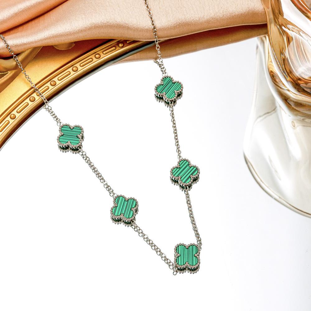 Four leaf clover necklace, high-end double-sided titanium steel that does not fade, ladies' lucky grass headwear accessory