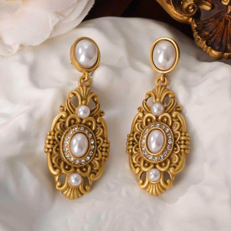 French Retro Premium Chinese Style Pearl Alloy Earrings Electroplated Oval Ear Needles