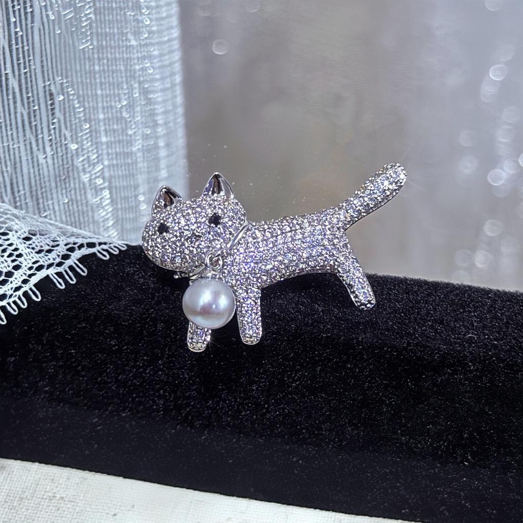 Cute animal collection of natural freshwater pearl brooches, playful and adorable, with a touch of elegance and sophistication
