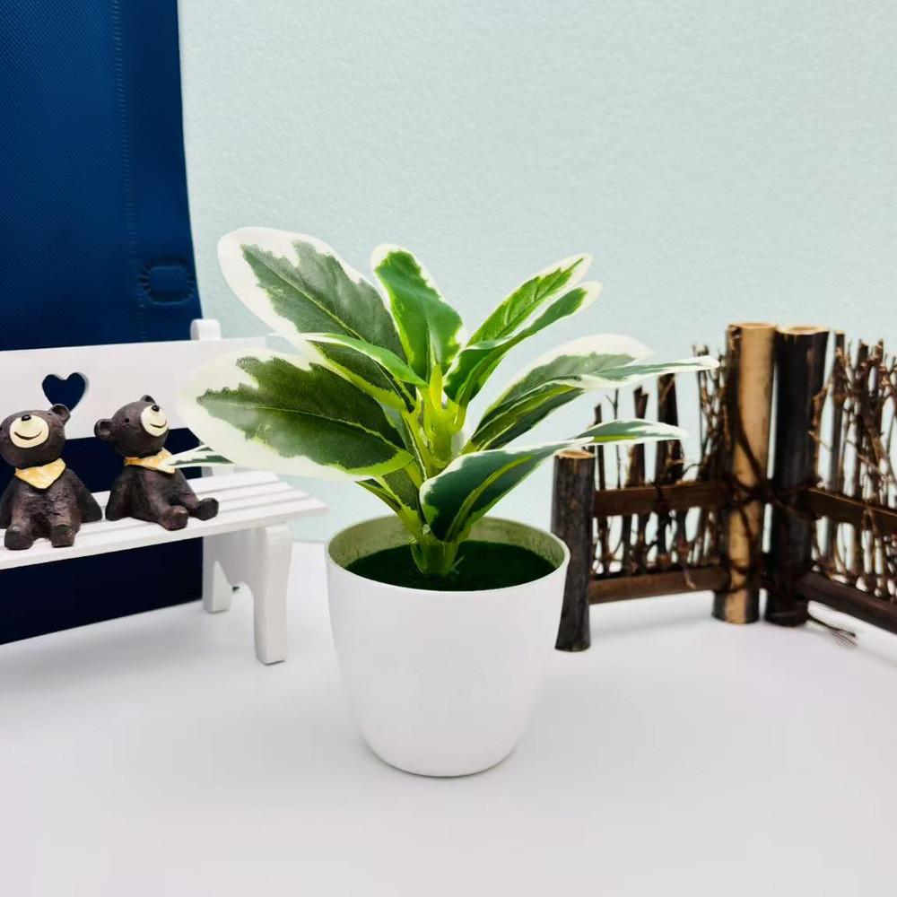 Green Faux Plant With Plastic Pot For Living Room And Office Decoration