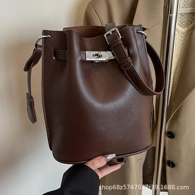 Bucket Bag Women's New Commuting Versatile Crossbody Bag 2025 Retro One-shoulder Underarm Bag High-end Casual Women's Bag