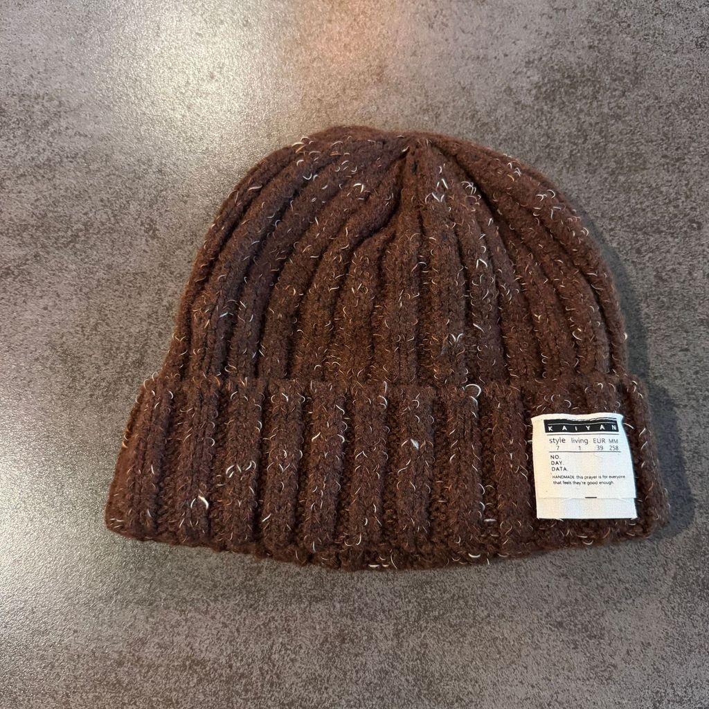 Patch Fashion Letter Knit Beanie Women Accessory For Winter Warmth And Comfort