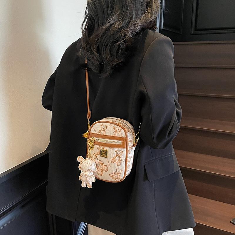 Bag Women's Spring Niche Popular New Trend Fashion Single Shoulder Simple Oblique Span Commuter Mobile Phone Bag
