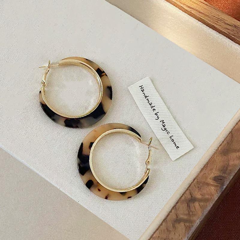 Leopard Print Ear Cuff Earrings - European & American Hot Style, Worn by Zhao Lusi & Xu Yan