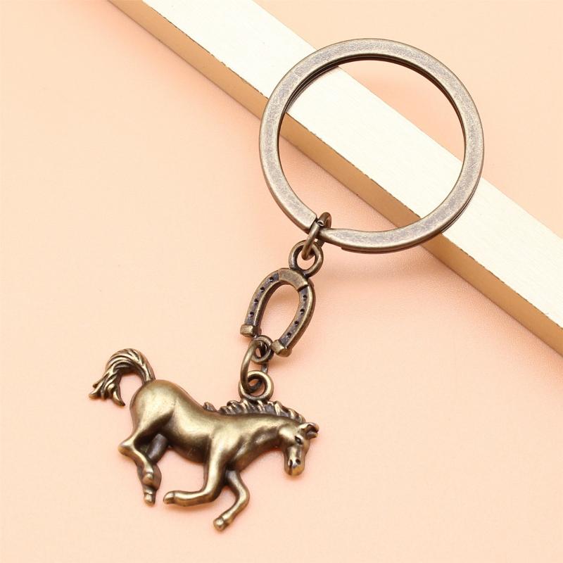 Creative Horse Metal Keychain Vintage Horse Pendant Keyring Bag Key Hanging Decoration New Year Mascot Souvenir Gift