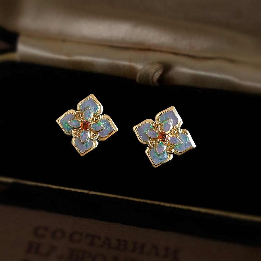 Fashionable Light Luxury Style Earrings 1 pair
