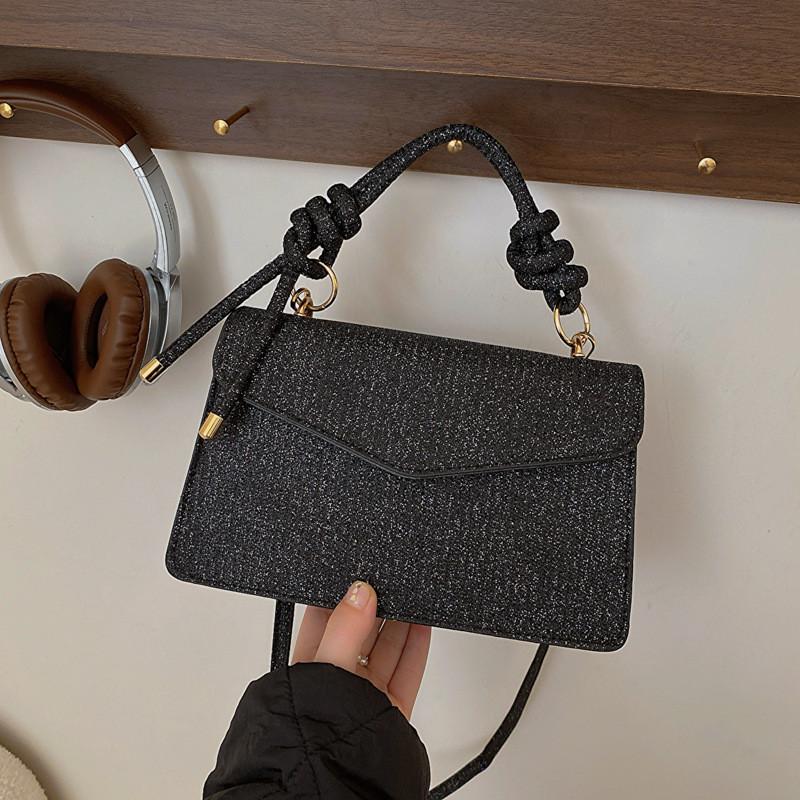 Trendy Minimalist Shoulder Bag Fashionable Handbag For Women Perfect For Spring Summer 2024