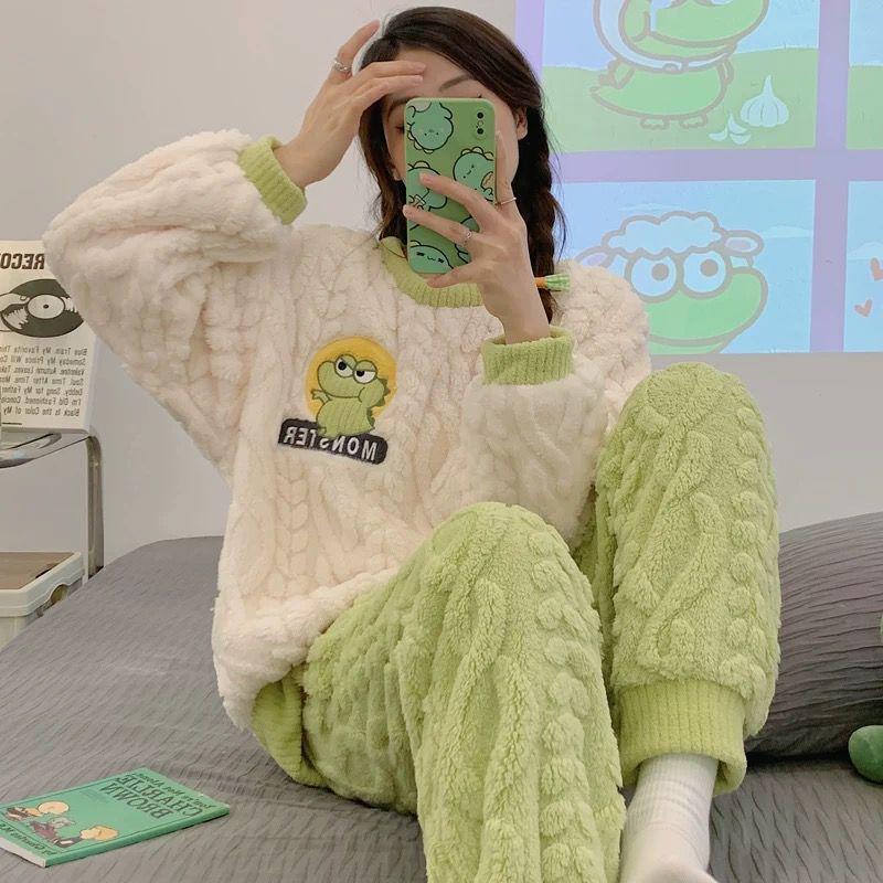 Women's Thickened Flannel Coral Fleece Pajamas - Warm Homewear Set for Autumn & Winter