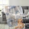 Manta de franela con estampado azul y blanco, adecuada para sof, dormitorio, sala de estar, oficina, viajes, Halloween y
