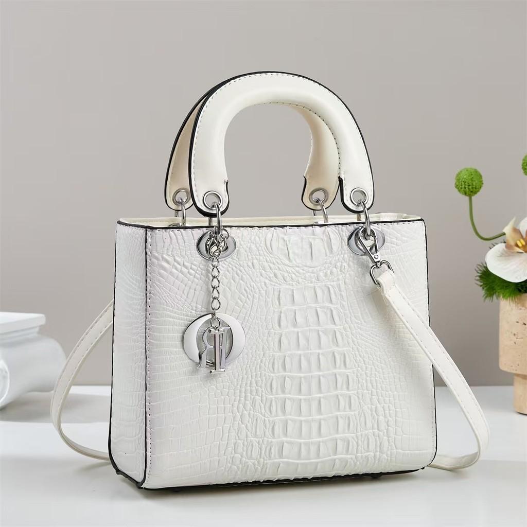 Street Style Pu Tote Bag For Women With Diamond Pattern And Inner Pockets Perfect For Daily Use