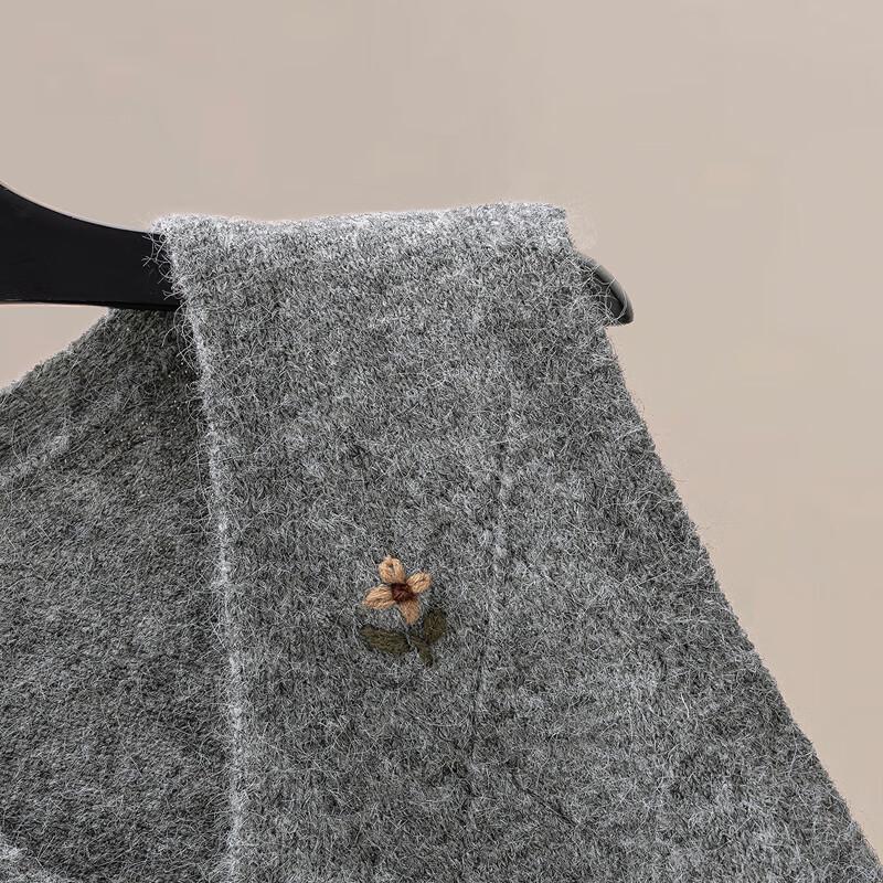 Women's V-Neck Floral Knit Vest